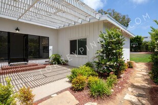 319 12th St in Del Mar, CA - Building Photo