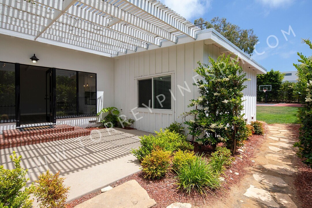 319 12th St in Del Mar, CA - Building Photo