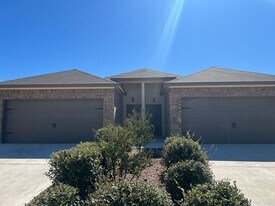 1121 Renee Way in Seguin, TX - Building Photo