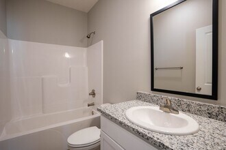 1732 Cash Dr in Mt Vernon, MO - Building Photo - Building Photo