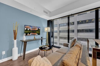 164 Cumberland St in Toronto, ON - Building Photo - Building Photo