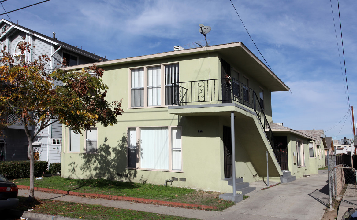 1627 E 6th St in Long Beach, CA - Foto de edificio