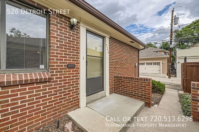 526 Detroit St in Denver, CO - Building Photo - Building Photo
