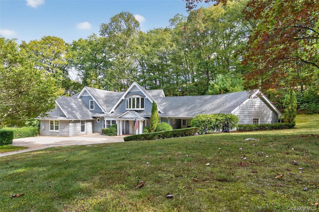 1416 Ridge Rd in Syosset, NY - Building Photo