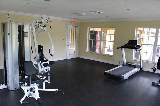 4055 W McNab Rd, Unit H201 in Pompano Beach, FL - Foto de edificio - Building Photo