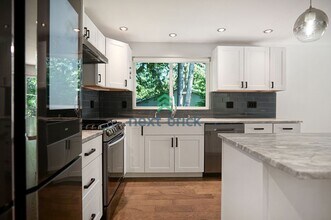 1816 216th Ave SE in Sammamish, WA - Building Photo - Building Photo