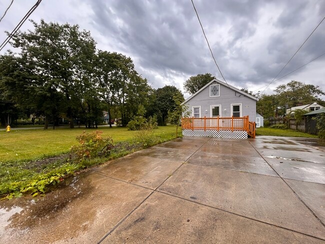9609 Maplewood St in Angola, NY - Building Photo - Building Photo