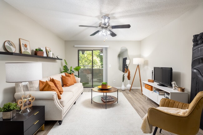 Regency Square in Chamblee, GA - Foto de edificio - Building Photo