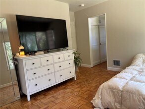 4720 Orange Knoll Ave in La Canada Flintridge, CA - Building Photo - Building Photo