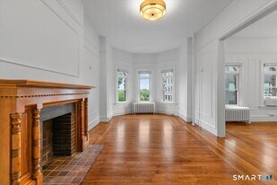 284 Orange St in New Haven, CT - Building Photo