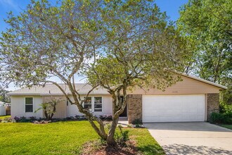 1175 Lambert Ln in Longwood, FL - Building Photo - Building Photo