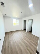1731 E 68th St in Los Angeles, CA - Building Photo - Building Photo