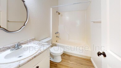 1506 Lake Blvd in Redding, CA - Building Photo - Building Photo