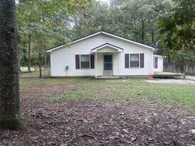 261 Oak Dr in Beechgrove, TN - Building Photo