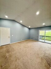 319 Deer Glen Way in Bloomingdale, IL - Building Photo - Building Photo