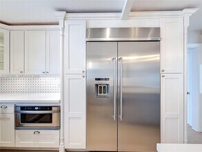 2533 NE 21st Terrace in Lighthouse Point, FL - Building Photo - Building Photo