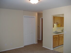 717 6th Ave in Coralville, IA - Foto de edificio - Building Photo