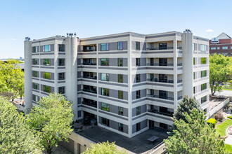 Coronado Condominiums in Omaha, NE - Building Photo - Building Photo