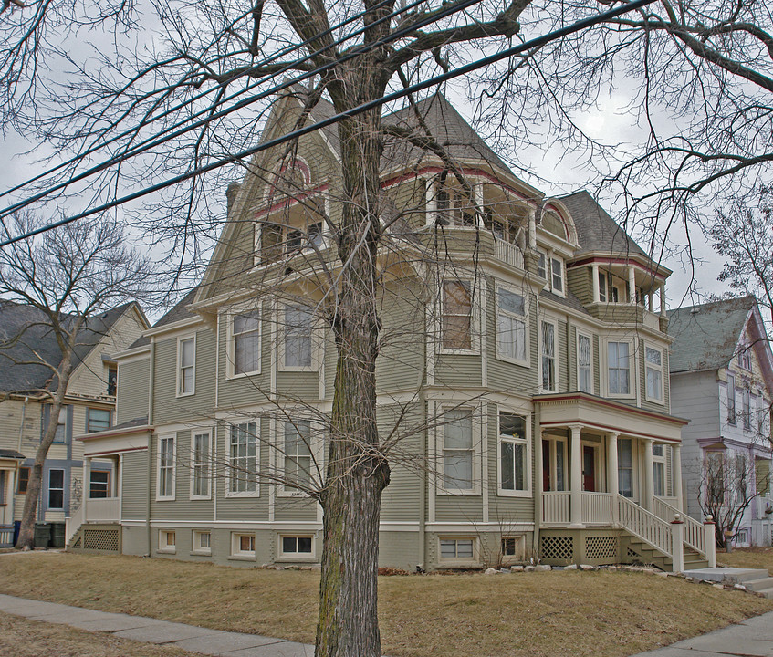 1948 N 2nd St in Milwaukee, WI - Building Photo