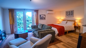 1239 N Commonwealth Ave in Los Angeles, CA - Building Photo