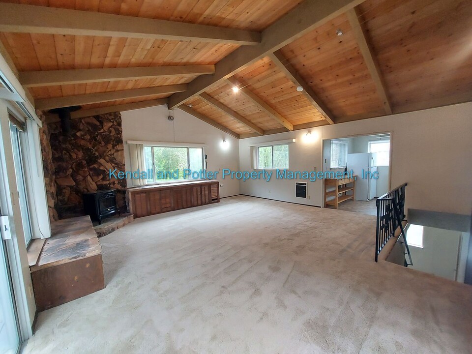 221 El Camino Rd in Scotts Valley, CA - Foto de edificio