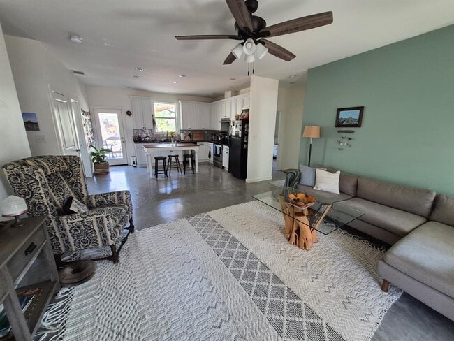 107 Honopu Dr in Bastrop, TX - Building Photo - Building Photo