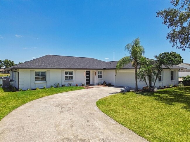 property at 3913 Fontainebleau Dr