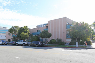 1902 Arizona Ave in Santa Monica, CA - Building Photo - Building Photo