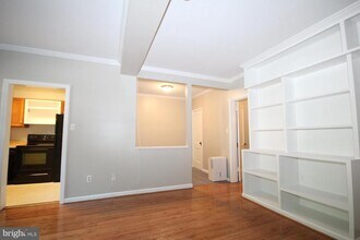 1910 N Rhodes St in Arlington, VA - Building Photo - Building Photo