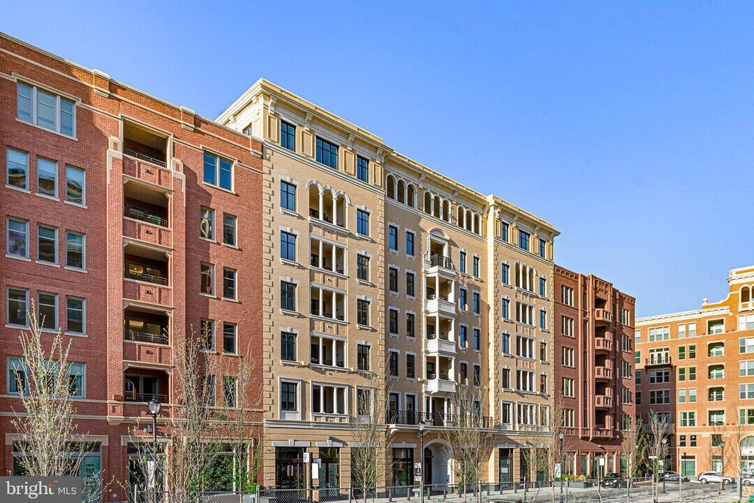 8551 Connecticut Ave-Unit -506 in Chevy Chase, MD - Building Photo
