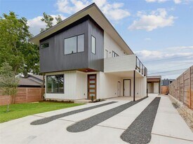 313 Blackson Ave in Austin, TX - Building Photo