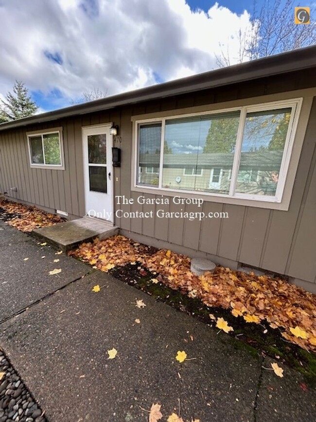 470-480 SE Vista Ave-Unit -Unit 470 in Gresham, OR - Foto de edificio - Building Photo