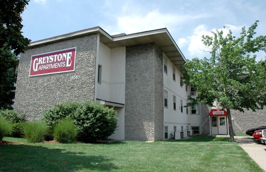 Greystone Apartments in Springfield, MO - Building Photo