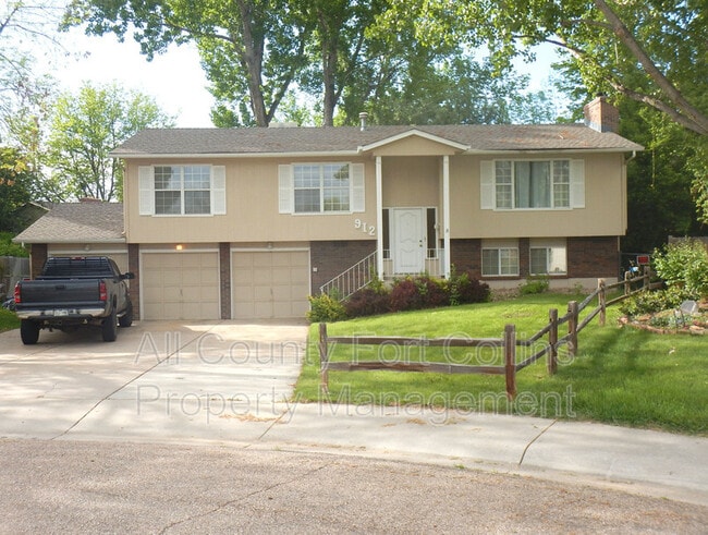 property at 912 Cambridge Dr