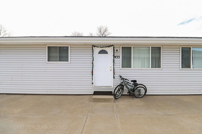 property at 1433 Juliana Ct