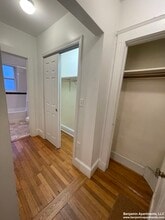 1637 Commonwealth Ave, Unit 11 in Boston, MA - Foto de edificio - Building Photo