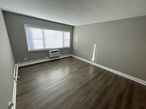 Dryden Homes- 1-21 N Dryden Pl in Arlington Heights, IL - Foto de edificio - Building Photo