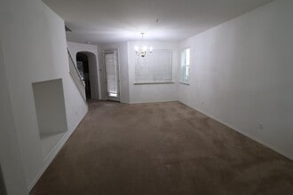70 W Brittany Ln in Clovis, CA - Building Photo - Building Photo