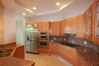 3610 Gardens Pkwy-Unit -202a in Palm Beach Gardens, FL - Foto de edificio - Building Photo