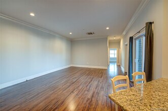 2-2F Stewart Ave in Huntington, NY - Building Photo - Building Photo