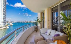 888 Brickell Key Dr, Unit # 1004 in Miami, FL - Building Photo - Building Photo