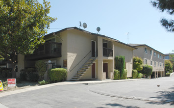 Santana Park Apartments in Santa Clara, CA - Building Photo - Building Photo