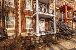 4239-4243 Chapleau St in Montréal, QC - Building Photo