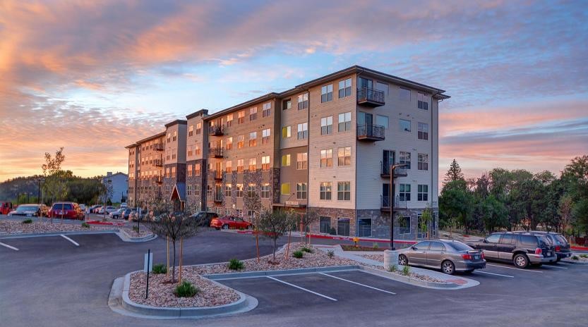 Lookout on Cragmor | Student Housing in Colorado Springs, CO - Foto de edificio