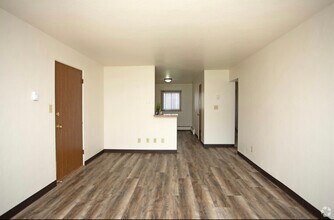 Cedar Apartments in Fargo, ND - Building Photo - Building Photo