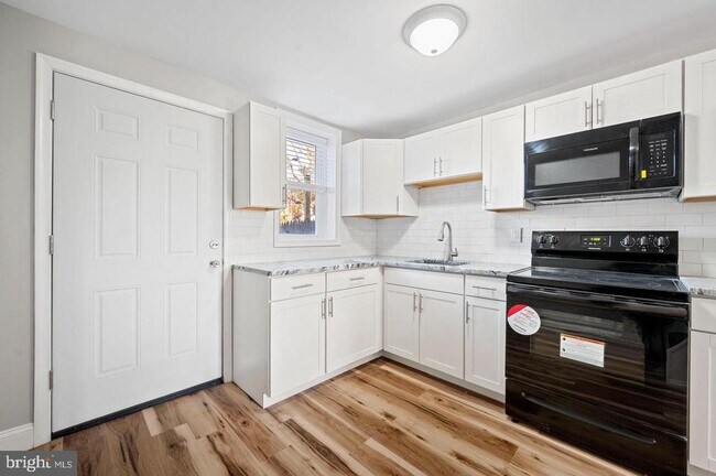 property at 2131 E Clearfield St