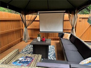 1613 Bayrose Cir in East Point, GA - Building Photo - Building Photo