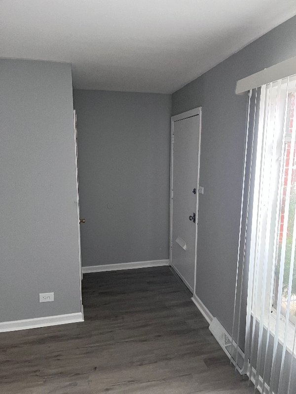 5055 W Gladys Ave in Chicago, IL - Foto de edificio - Building Photo