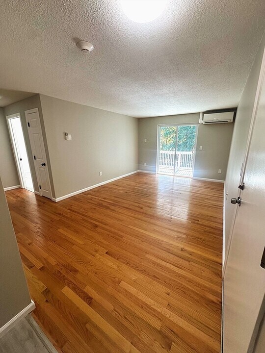20 Abbey Rd in Leominster, MA - Building Photo