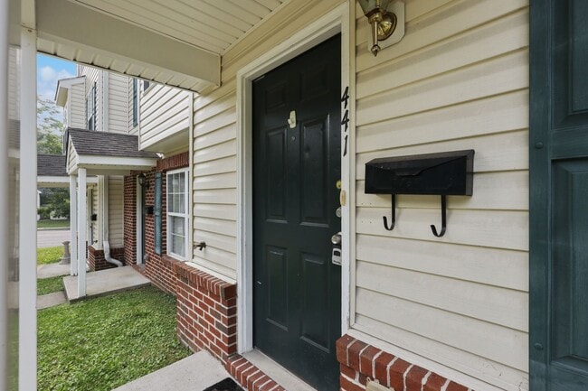 445 Kenneth Square in Baltimore, MD - Building Photo - Building Photo